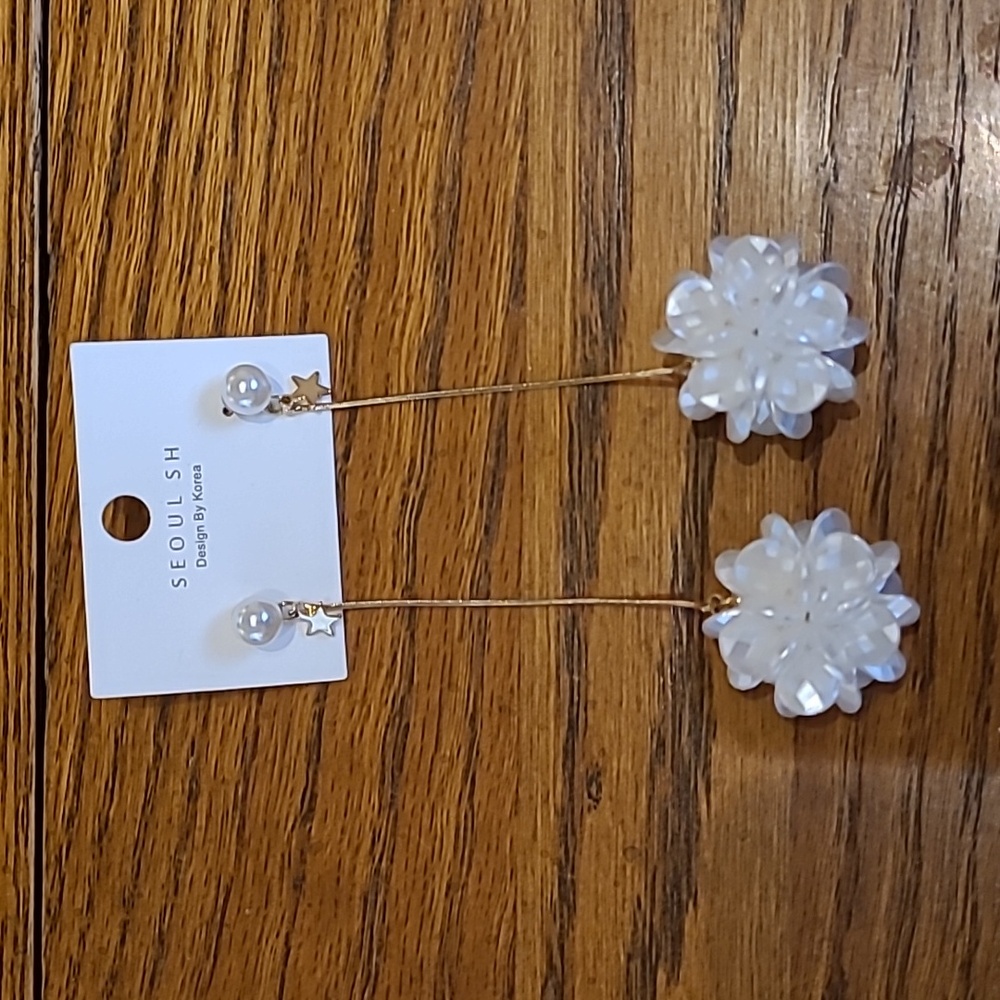 Brand New Korean Dangly Earrings